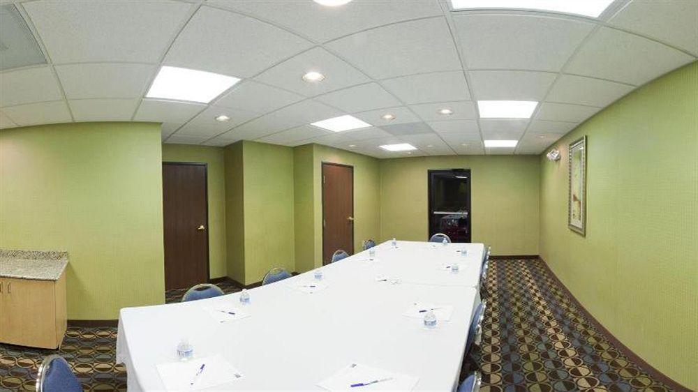Holiday Inn Express Hotel & Suites Thornburg-S. Fredericksburg By Ihg Экстерьер фото