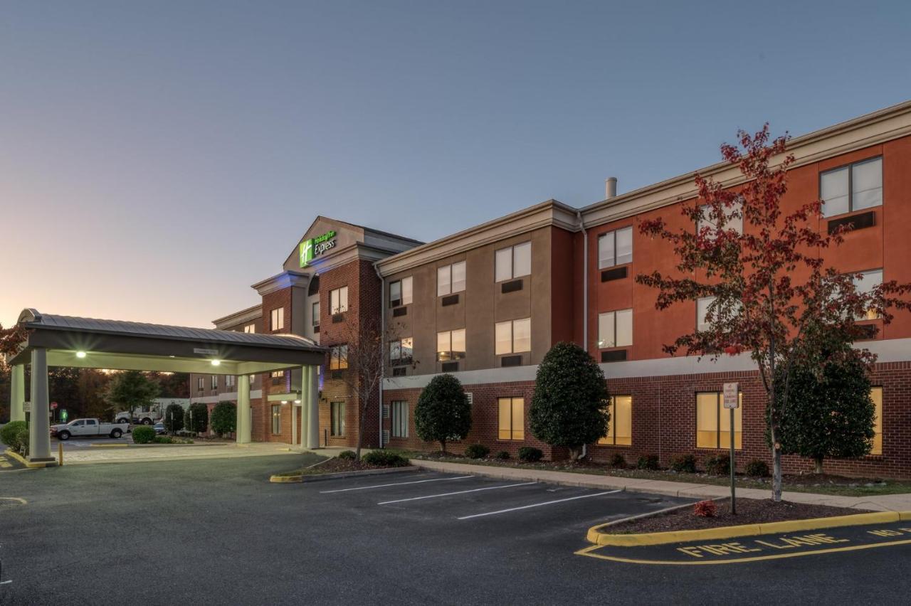 Holiday Inn Express Hotel & Suites Thornburg-S. Fredericksburg By Ihg Экстерьер фото