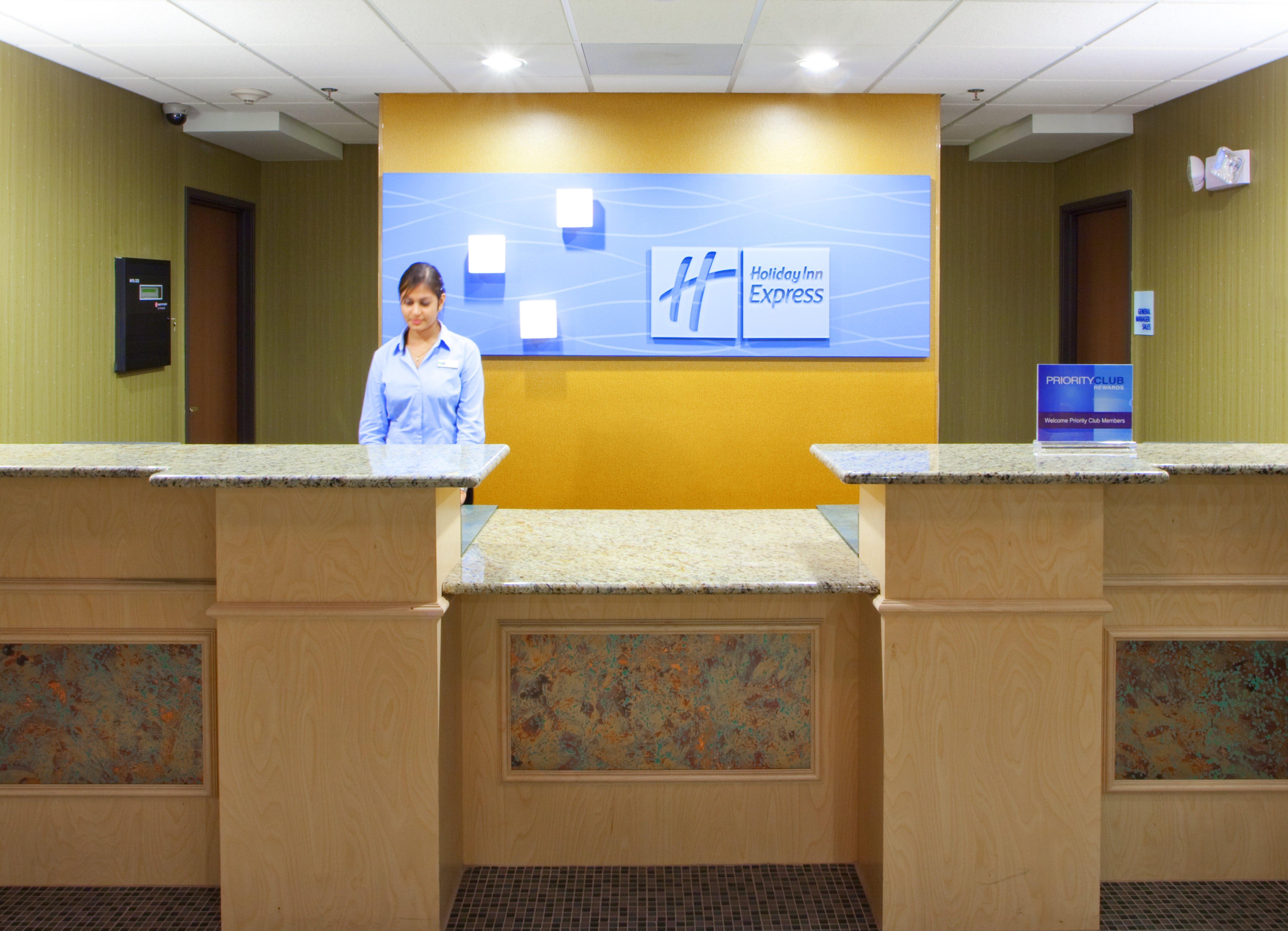 Holiday Inn Express Hotel & Suites Thornburg-S. Fredericksburg By Ihg Экстерьер фото